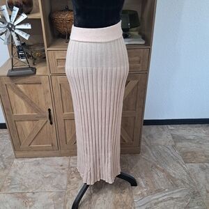 NWT Gianni Bini Maxi Skirt Kay Light Tan Pleated Stretchy Heavyweight Knit